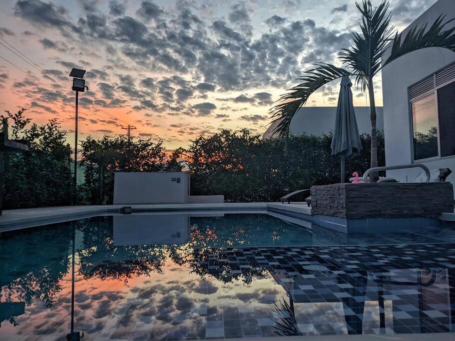 הוילה Carmen de Apicalá Casa Palma Roja Boutique , Piscina Privada מראה חיצוני תמונה
