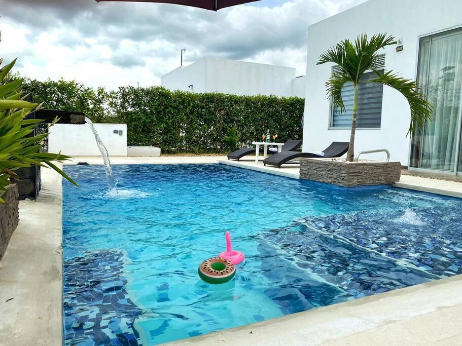 הוילה Carmen de Apicalá Casa Palma Roja Boutique , Piscina Privada מראה חיצוני תמונה